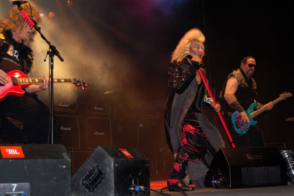 3 Twisted Sister 05.jpg